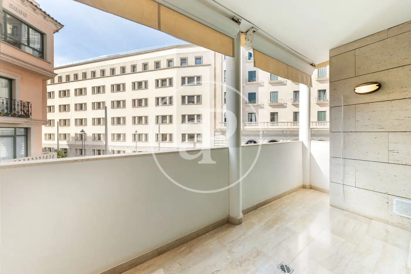 Außenansicht von Wohnung zum Verkauf in  Palma de Mallorca mit Klimaanlage, Heizung und Privatgarten