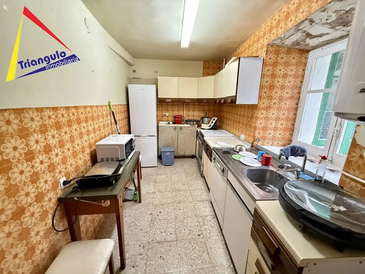 Cuina de Casa adosada en venda en Santa María la Real de Nieva amb Calefacció