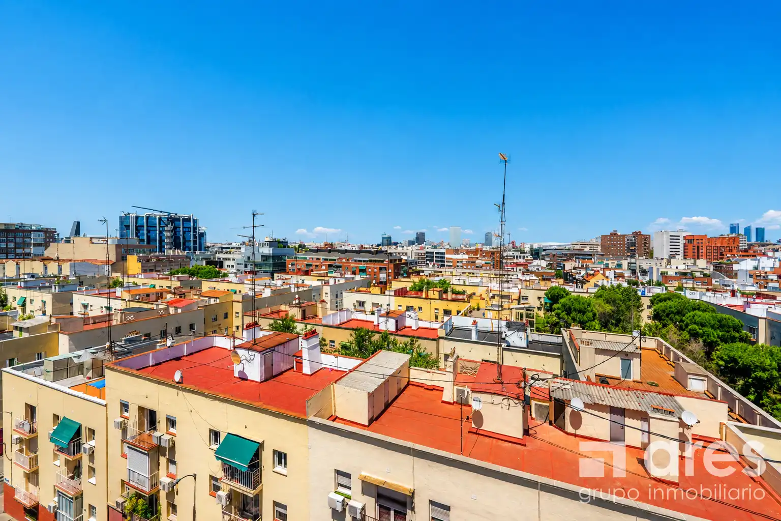 Vista exterior de Pis en venda en Madrid amb Aire condicionat, Calefacció i Parquet