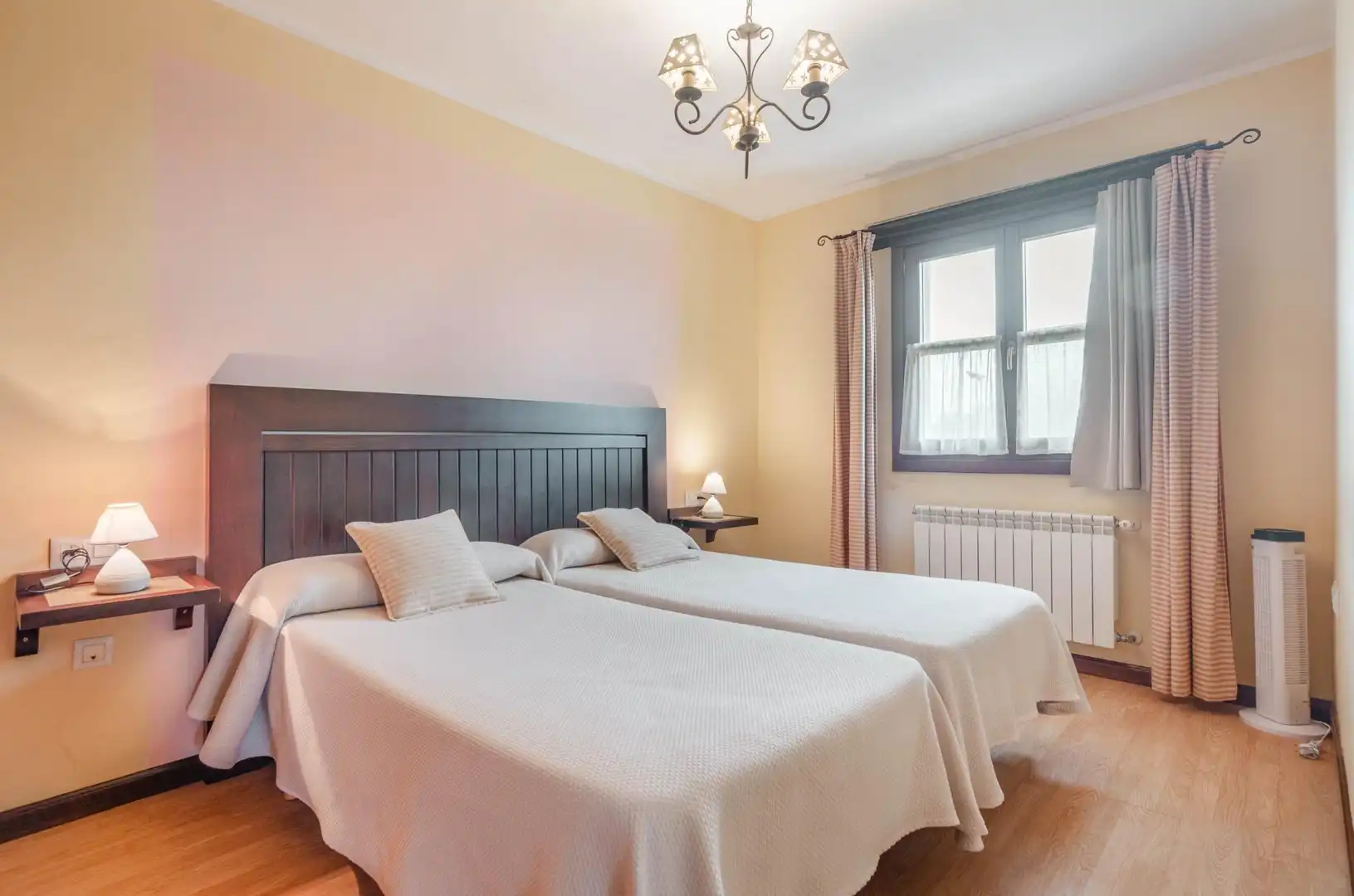 Habitación de Edificio en venta en Parres, Asturias