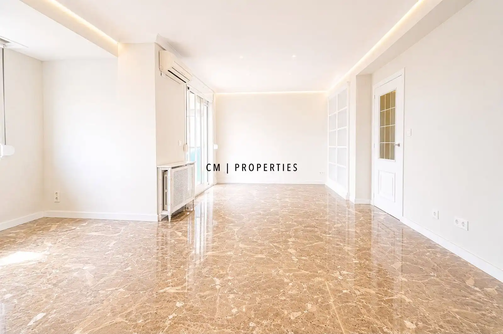 Living room of Flat for rent in Valencia  with Air Conditioner, Heating and Terrace