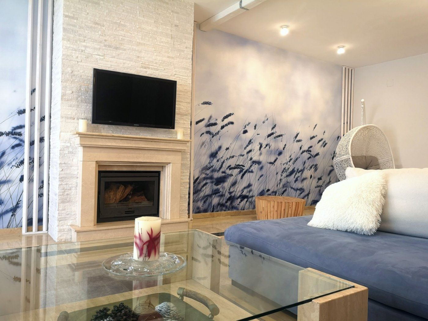 Sala d'estar de Casa adosada de lloguer en Marbella amb Aire condicionat, Jardí privat i Terrassa