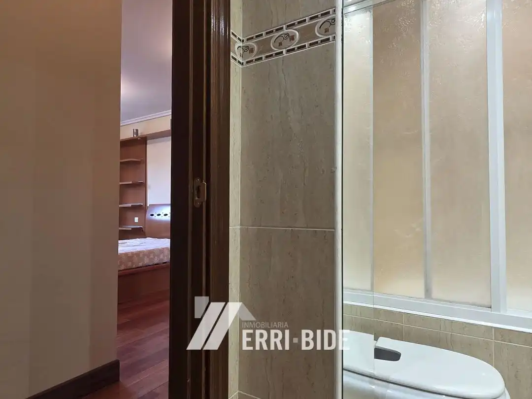 Piso en venta en Mungia con Calefacción, Trastero y Balcón