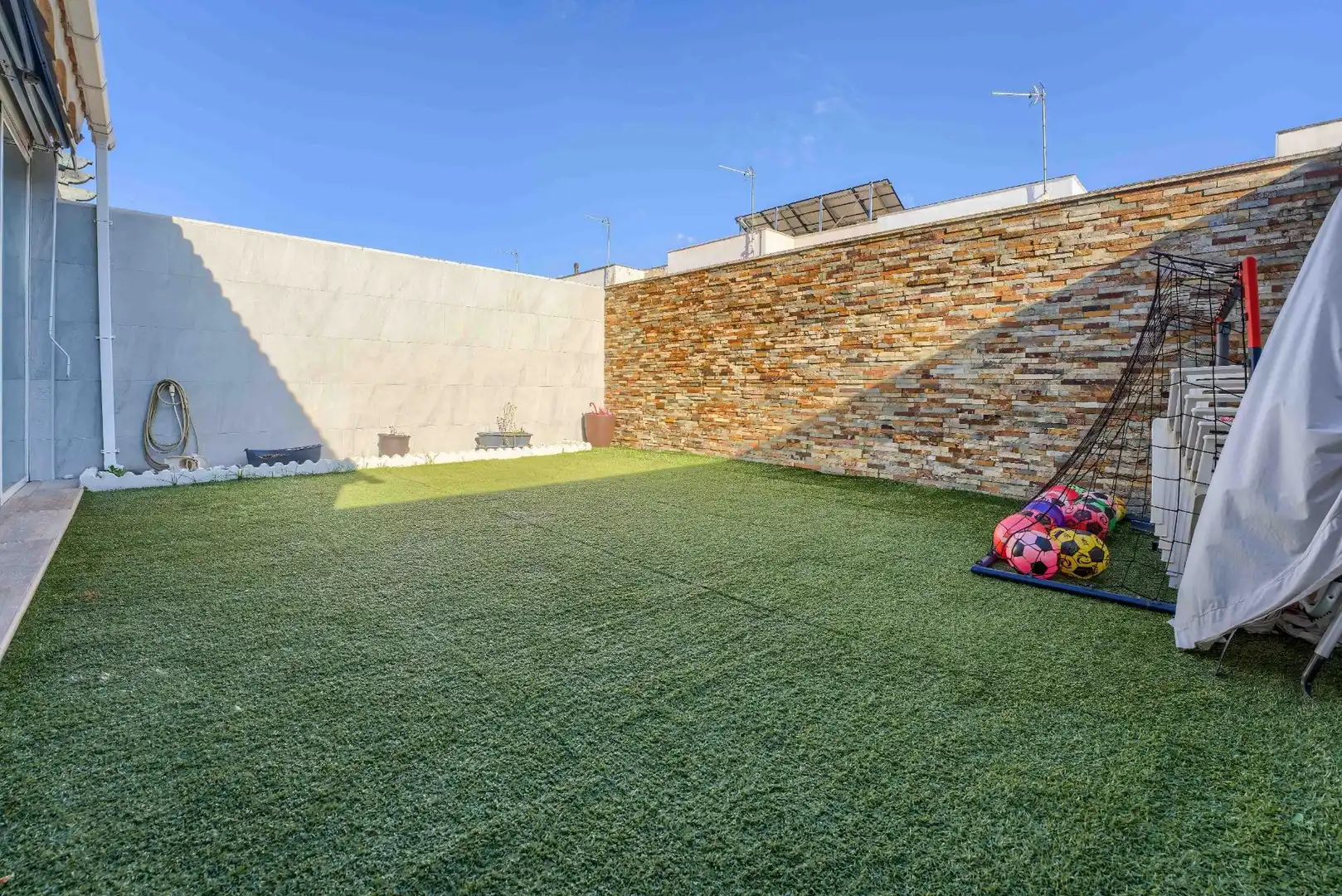 Terraza de Casa adosada en venta en Bormujos con Aire acondicionado, Jardín privado y Terraza