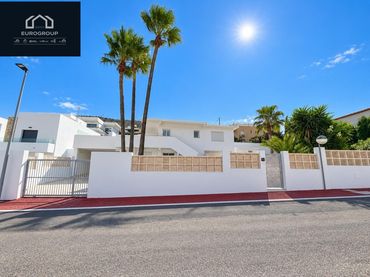 Xalet amb piscina en venda a L'Albir