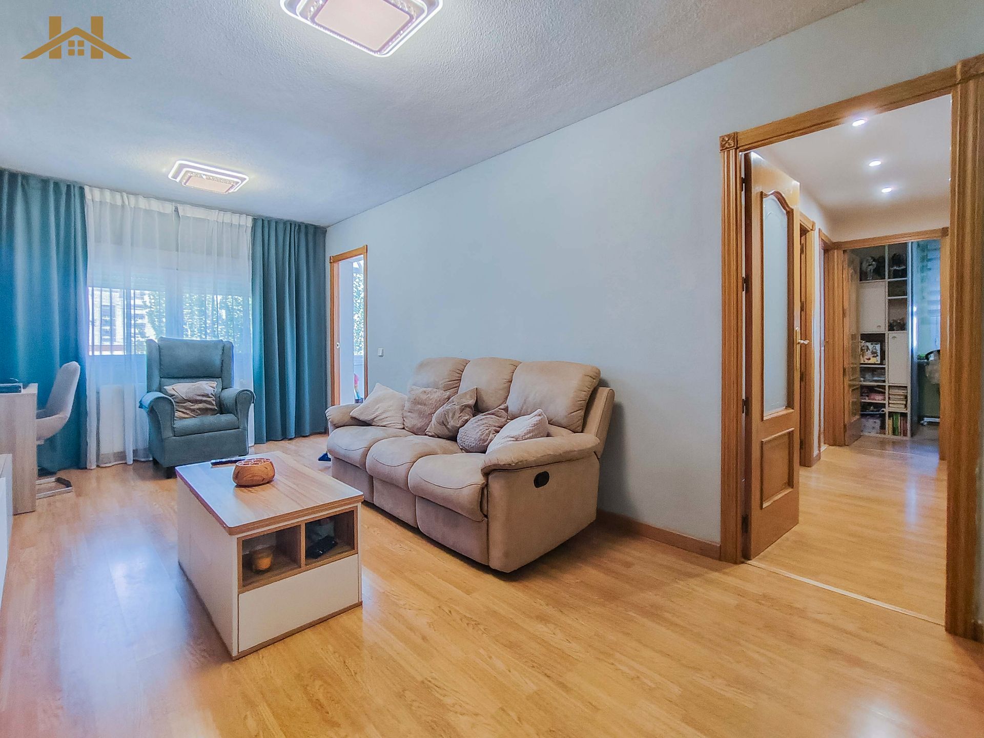 Living room of Flat for sale in Fuenlabrada  with Air Conditioner, Heating and Parquet flooring