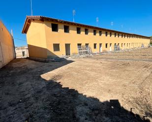 Vista exterior de Casa adosada en venda en Herramélluri amb Calefacció, Jardí privat i Parquet