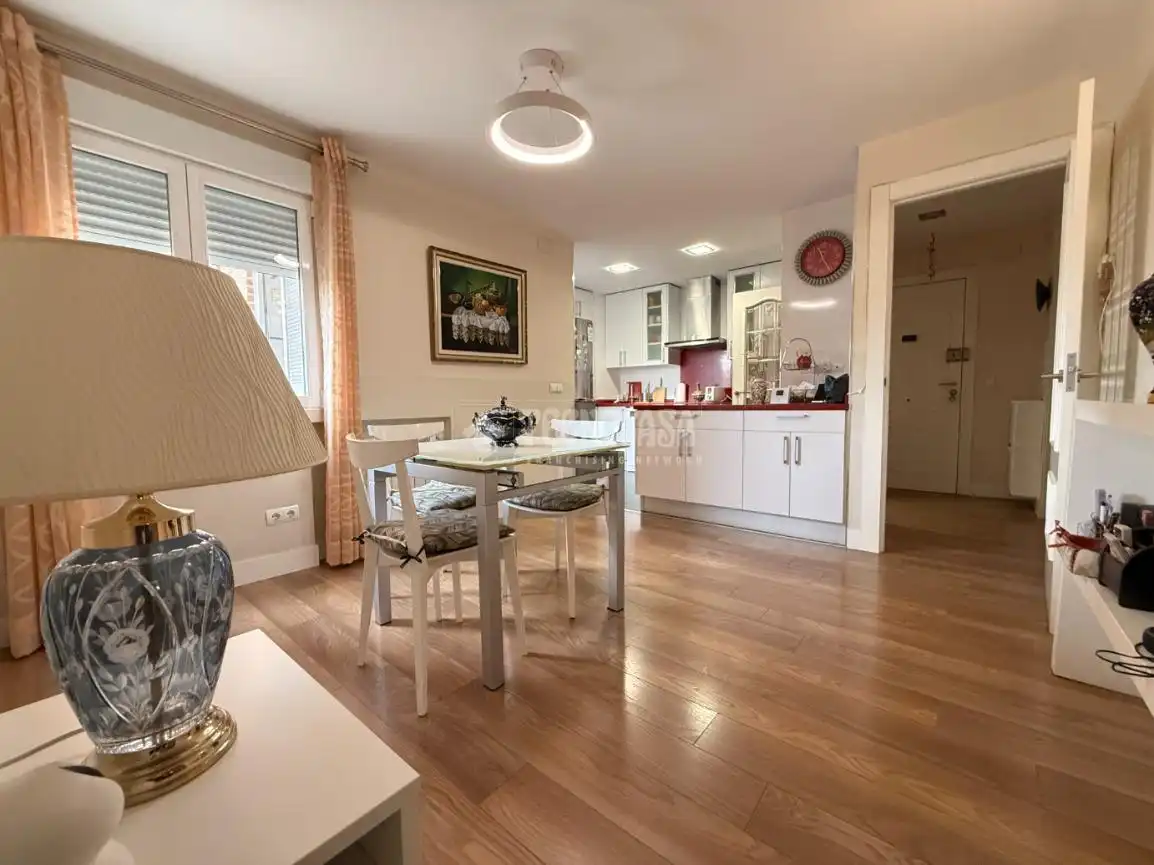 Dining room of Flat for sale in  Madrid Capital  with Air Conditioner, Heating and Terrace