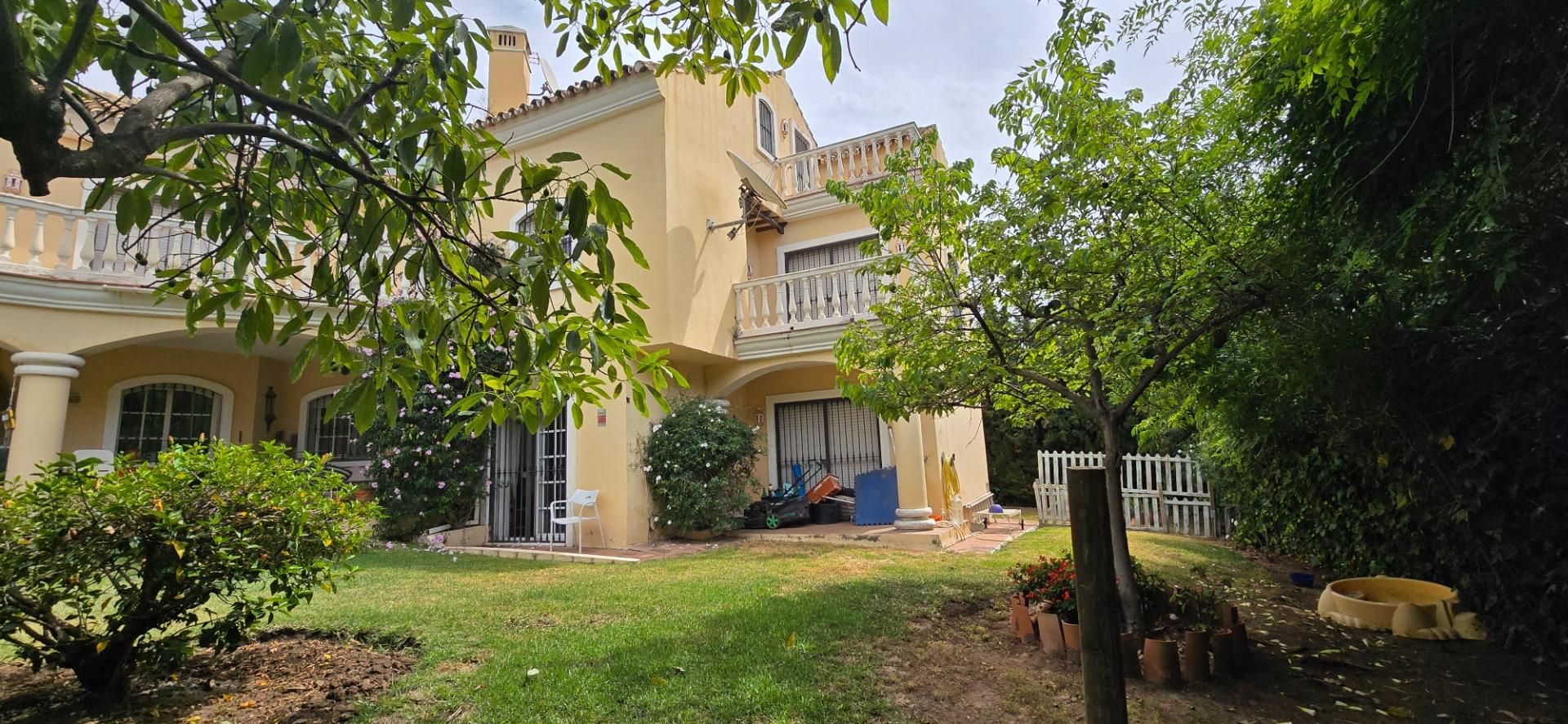 Garden of House or chalet for sale in Marbella  with Air Conditioner, Private garden and Terrace