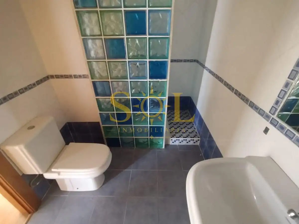 Baño de Casa adosada en venta en Sariegos con Calefacción, Jardín privado y Terraza