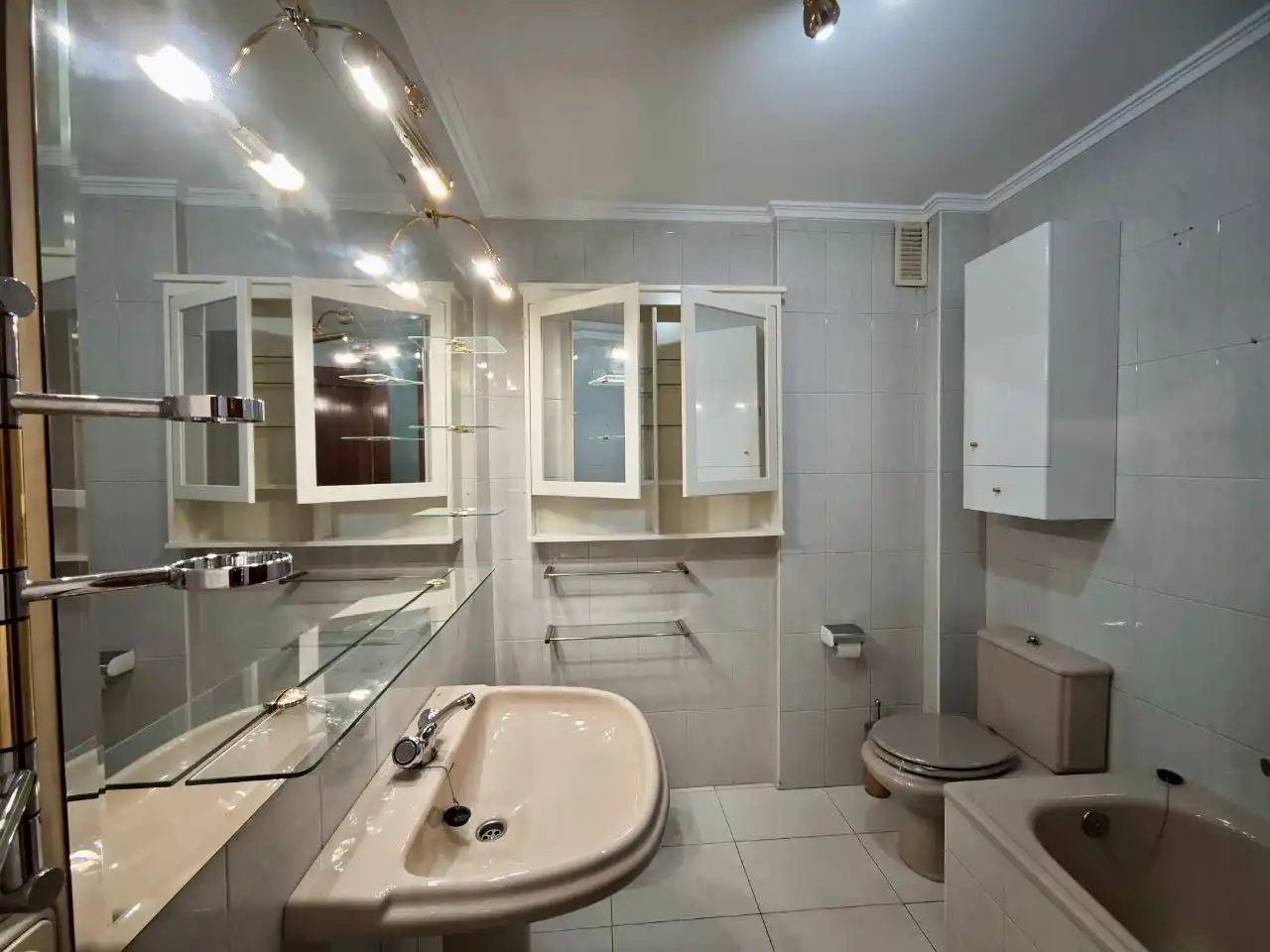 Baño de Piso en venta en Aguilar de Campoo con Calefacción, Amueblado y Horno