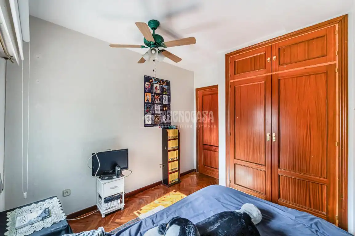 Habitación de Piso en venta en Madrid con Parquet y Balcón