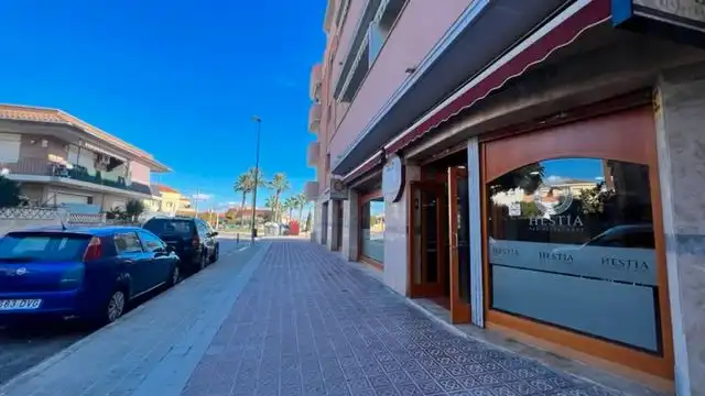 Local en venta en Torredembarra con Aire acondicionado, Calefacción y Amueblado