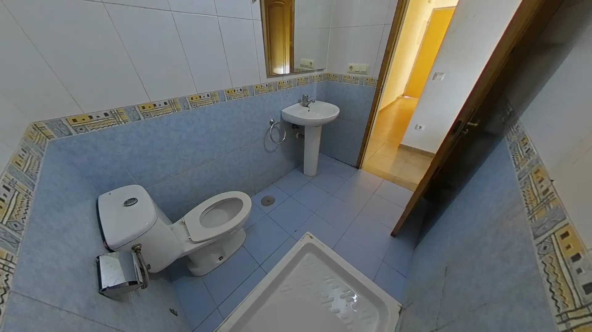 Baño de Piso en venta en Polop con Terraza y Balcón