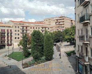 Exterior view of Flat to rent in Salamanca Capital  with Heating, Terrace and Furnished