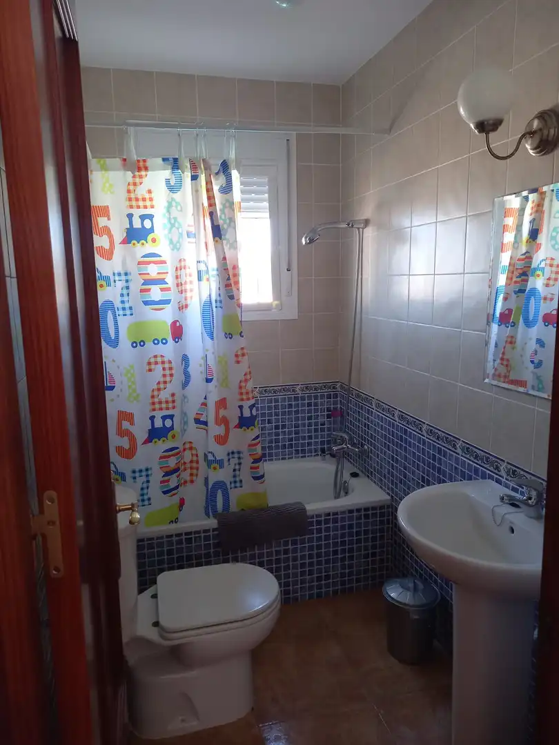 Houses for rent in Camino de Isla del Sotillo, Las Lagunas - Campano