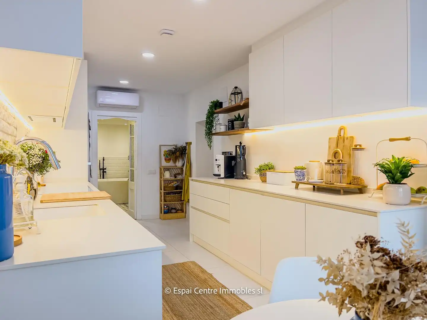 Cocina de Casa o chalet en venta en Molins de Rei con Aire acondicionado, Calefacción y Terraza