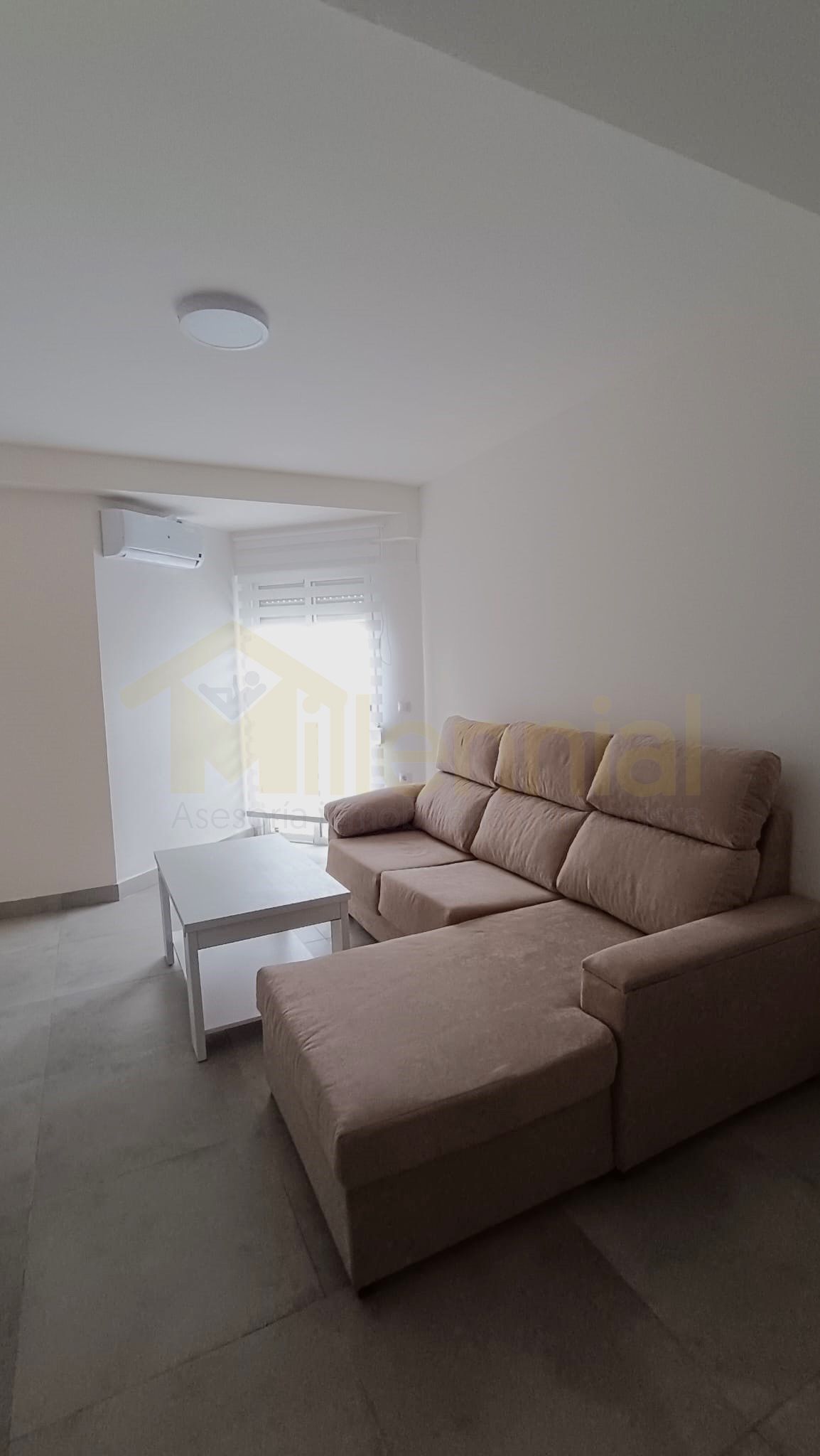 Sala de estar de Piso de alquiler en  Sevilla Capital con Aire acondicionado y Amueblado