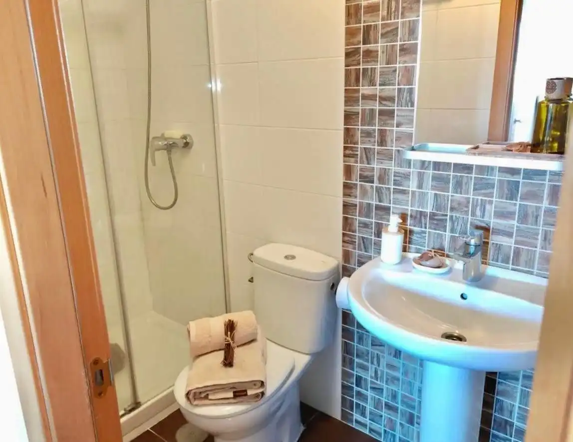 Bathroom of Apartments for rent in Vélez-Málaga  with Community pool