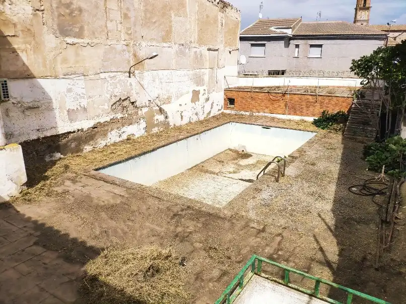 Piscina de Casa o chalet en venta en Azaila, Teruel