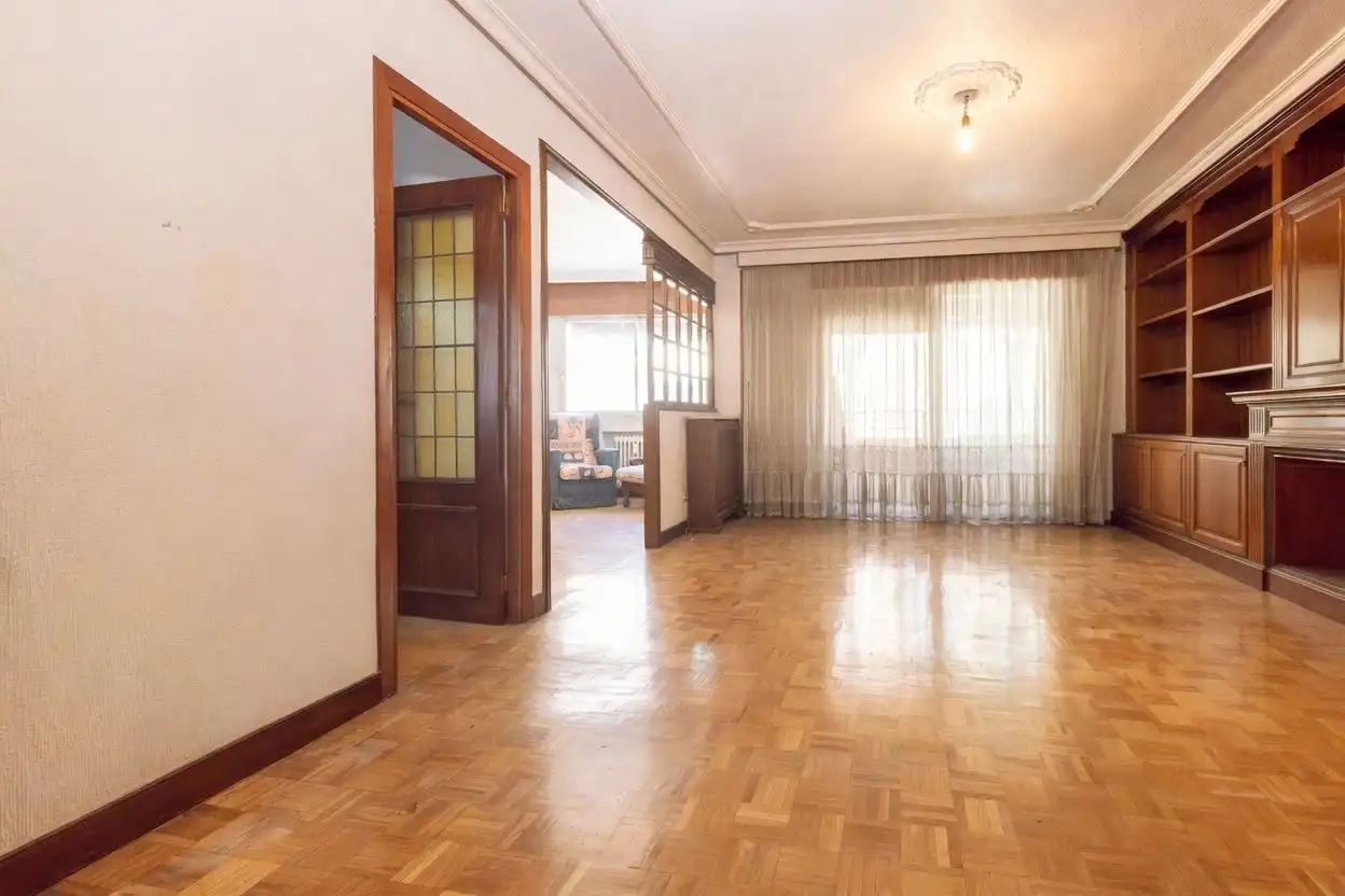 Sala de estar de Piso en venta en Alcalá de Henares con Calefacción, Parquet y Terraza