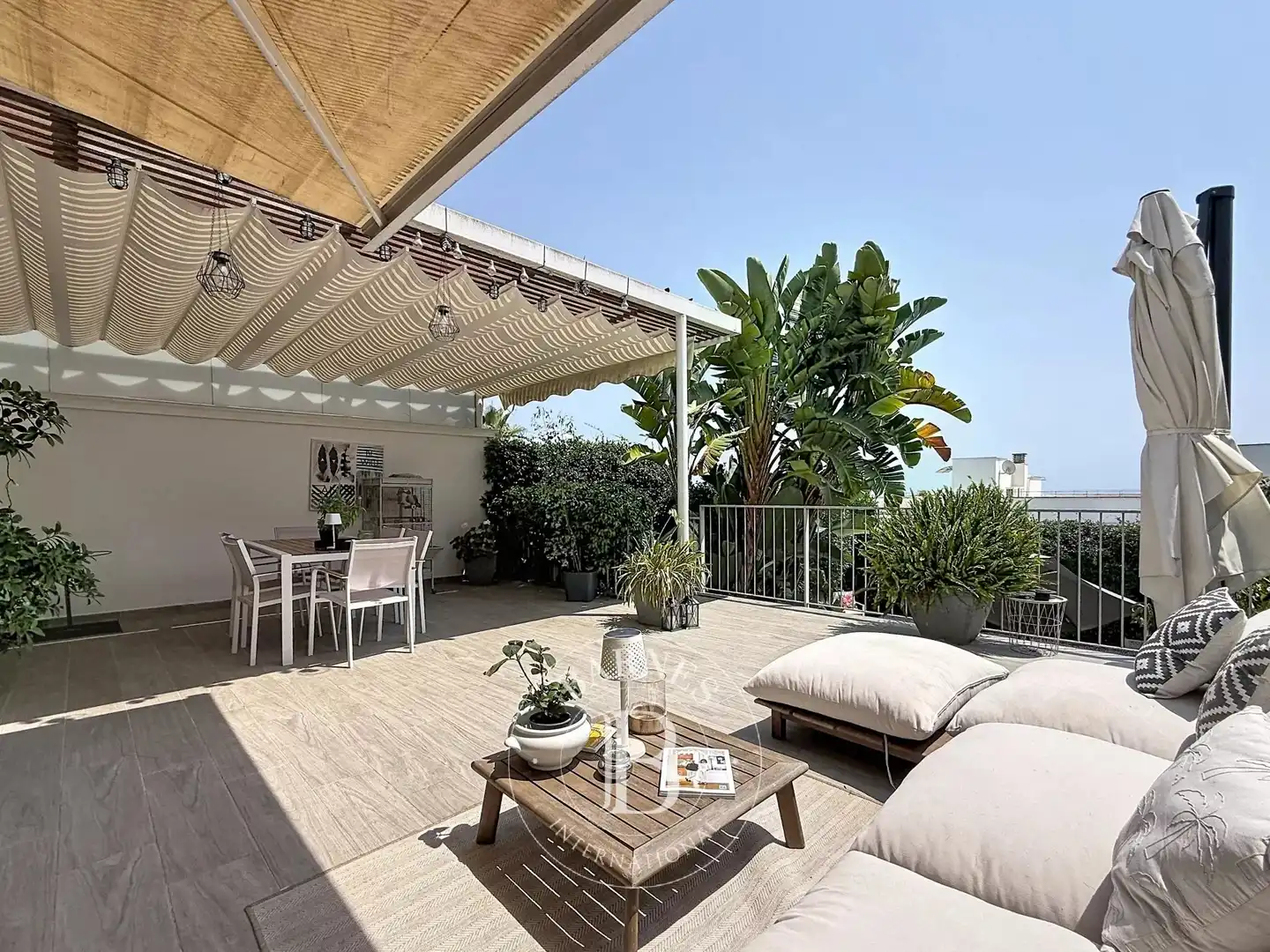 Terraza de Casa adosada en venta en Mataró con Aire acondicionado, Calefacción y Jardín privado