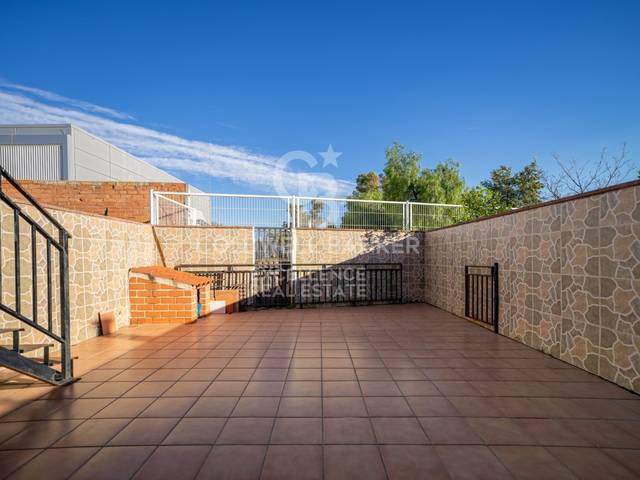 Casa adosada en Venta en Camino P Pascual en Ciutat del Transport - La Salera