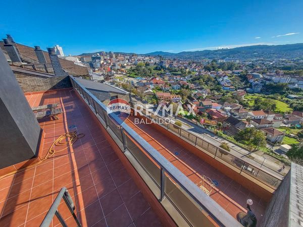 Terrassa de Dúplex en venda en Vigo  amb Calefacció, Jardí privat i Terrassa