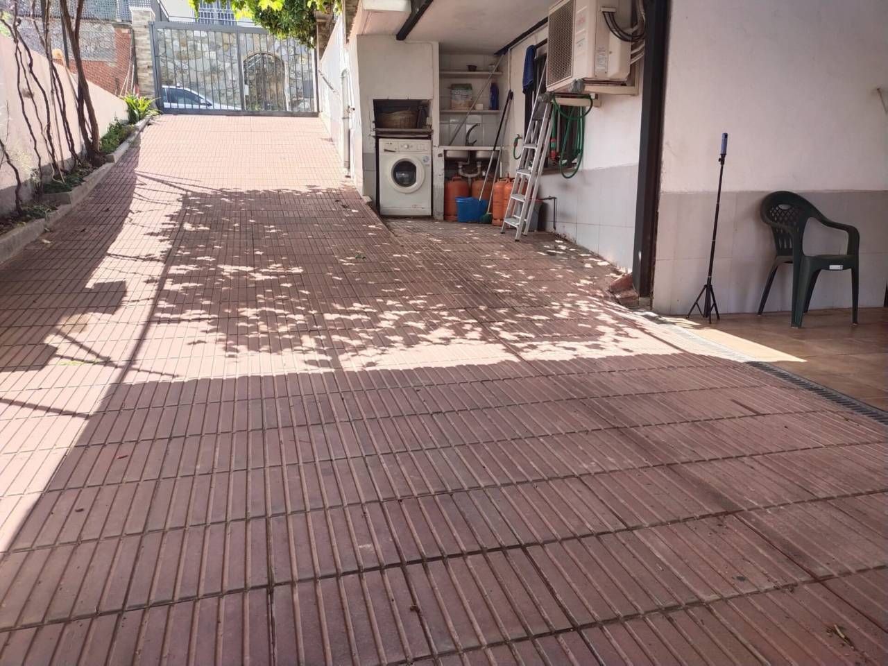 Terrace of House or chalet for sale in Terrassa  with Air Conditioner, Heating and Private garden