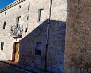 Vista exterior de Casa o xalet en venda en Tobar amb Balcó