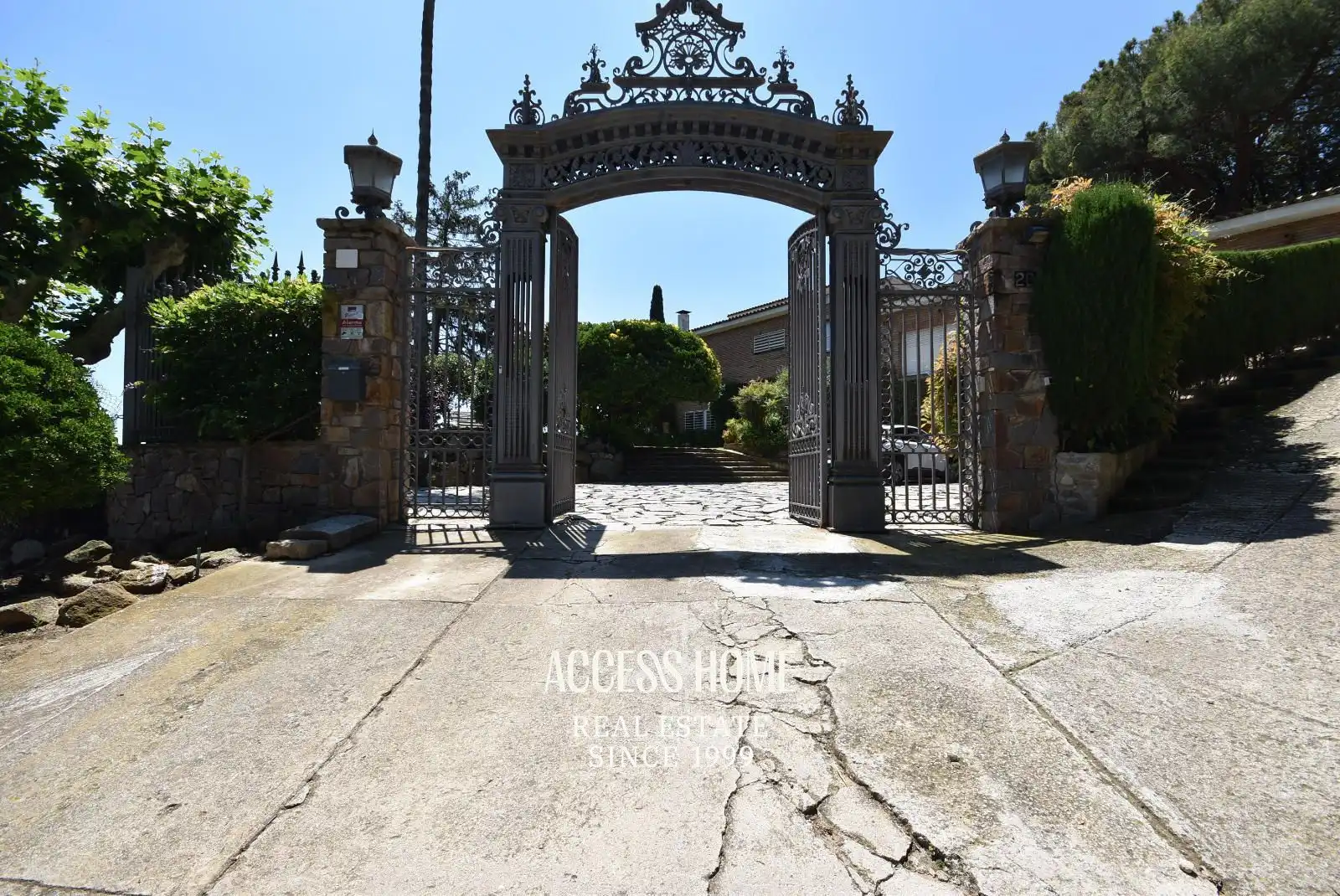 Vista exterior de Casa o xalet en venda en Cabrera de Mar amb Calefacció, Piscina i Alarma