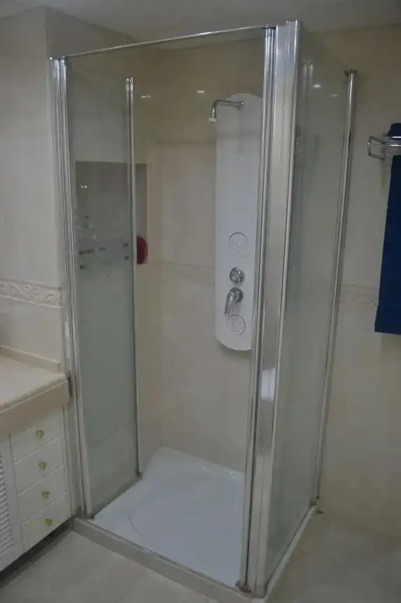 Baño de Piso en venta en Torremolinos con Aire acondicionado, Calefacción y Terraza