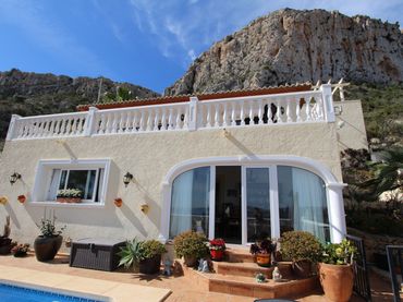 Casa con giardino in vendita a Canuta