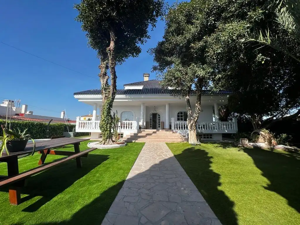 Villa avec terrasse à vendre à Calle JORGE MANRIQUE