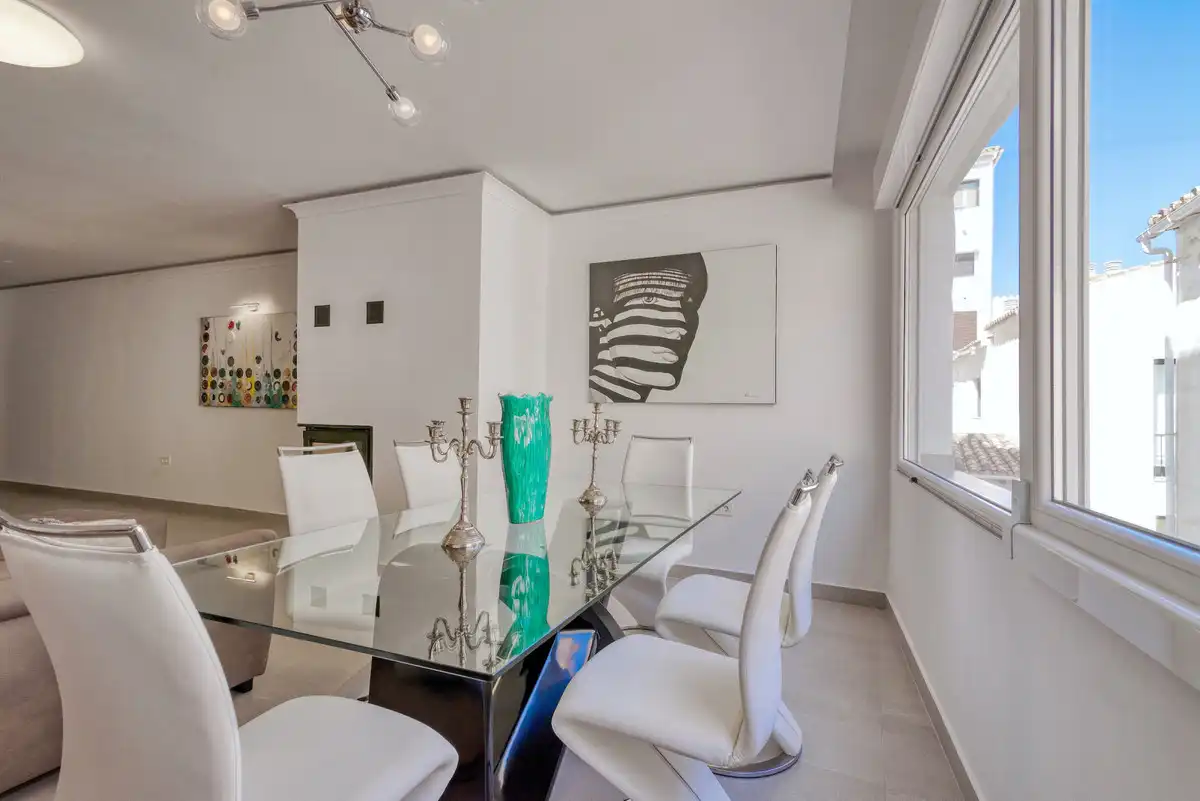 Wohnung mit Aufzug zum Verkauf in Nueva Andalucía, imagen 2