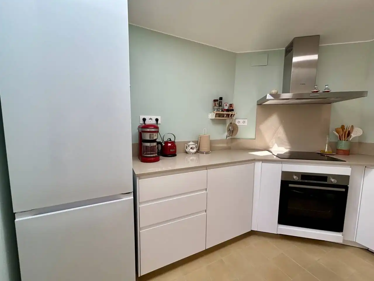 Cocina de Piso de alquiler en Sant Feliu de Guíxols con Terraza y Amueblado