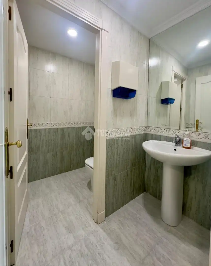 Baño de Piso en venta en Móstoles con Aire acondicionado, Calefacción y Terraza