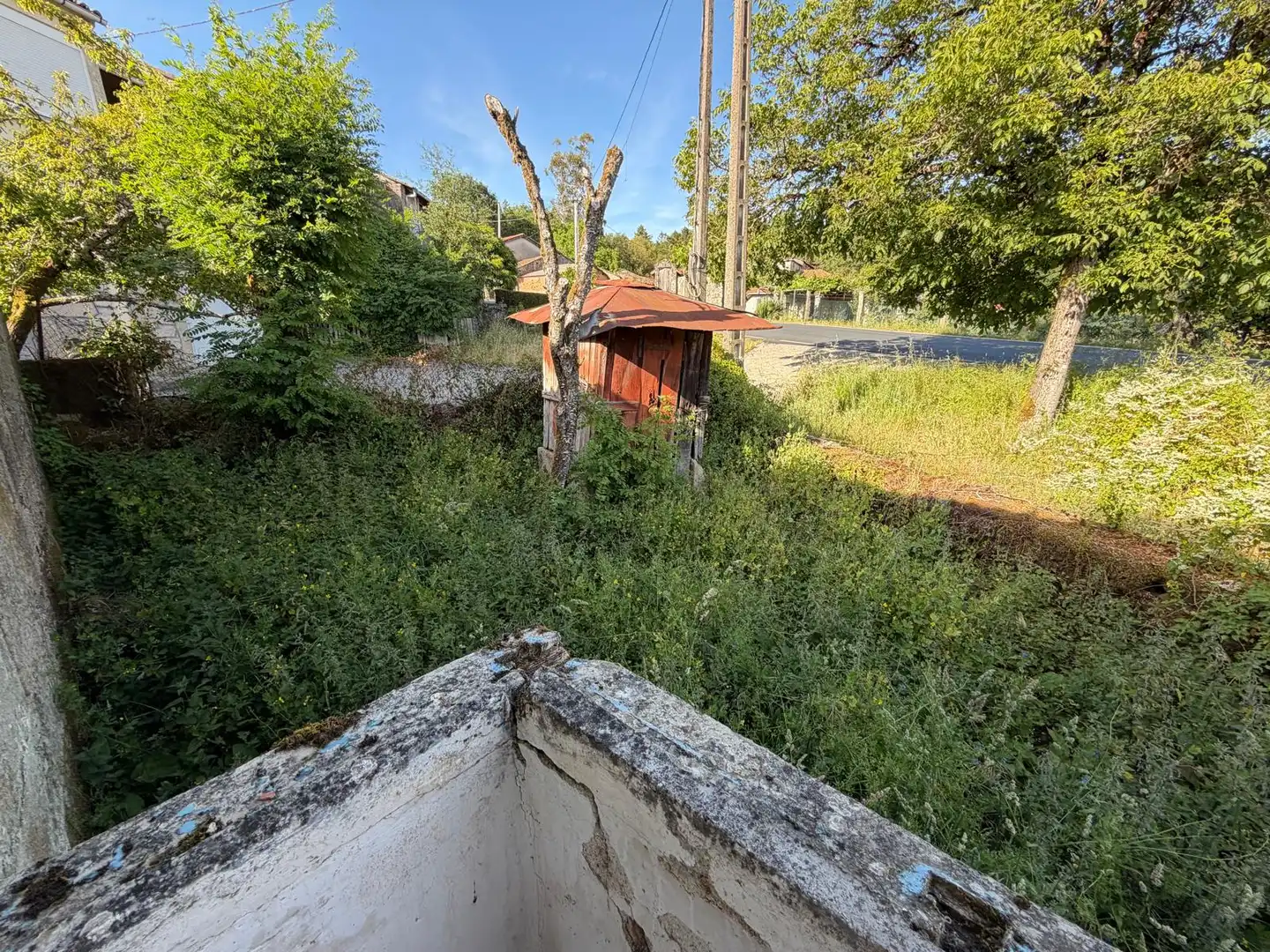 Einfamilien-Reihenhaus zum Verkauf in San Cristovo de Cea mit Privatgarten und Balkon