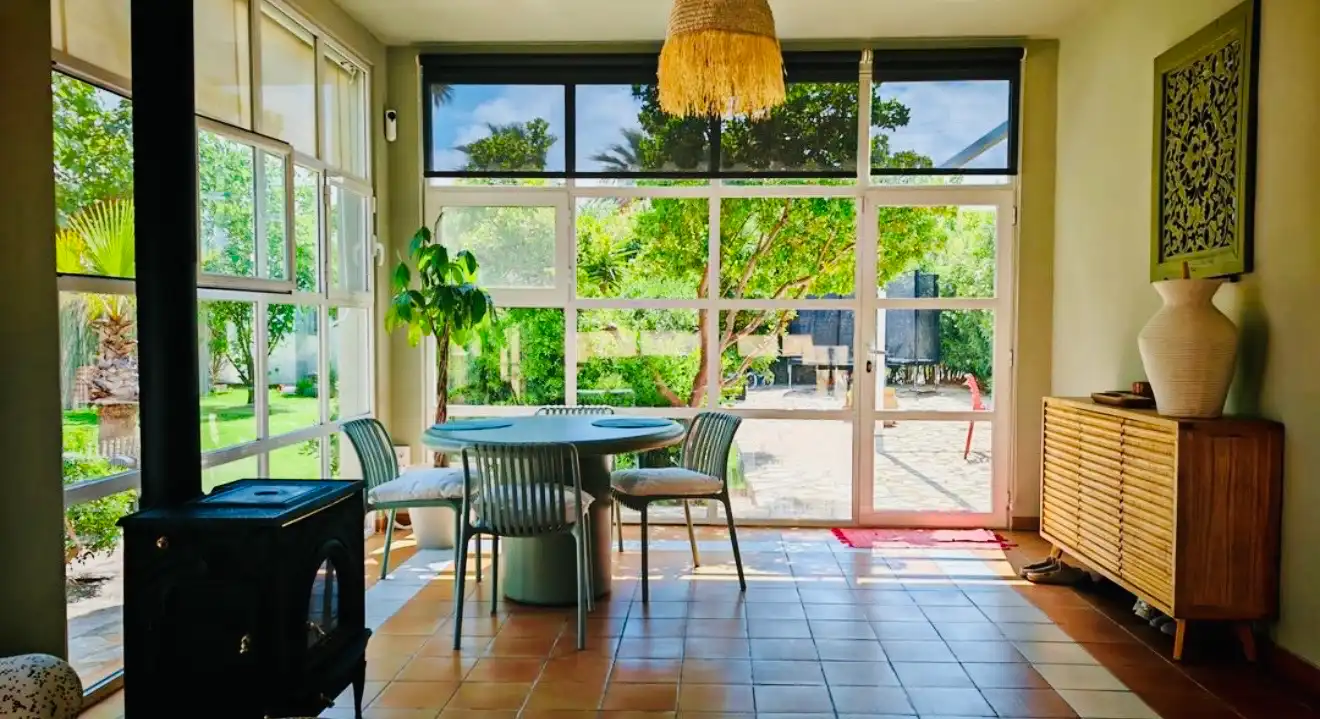 Chalet con terraza en venta en Oliva Nova