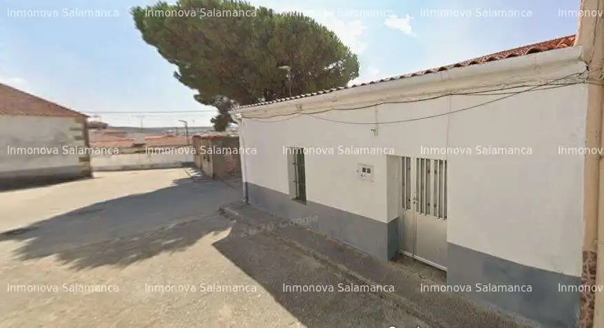 Vista exterior de Casa o xalet en venda en Pedrosillo de los Aires amb Calefacció i Balcó