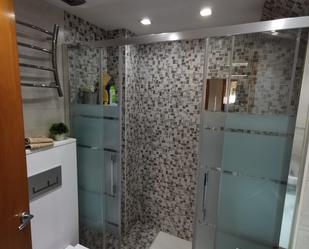 Bathroom of Flat for sale in Cornellà de Llobregat  with Parquet flooring, Furnished and Balcony