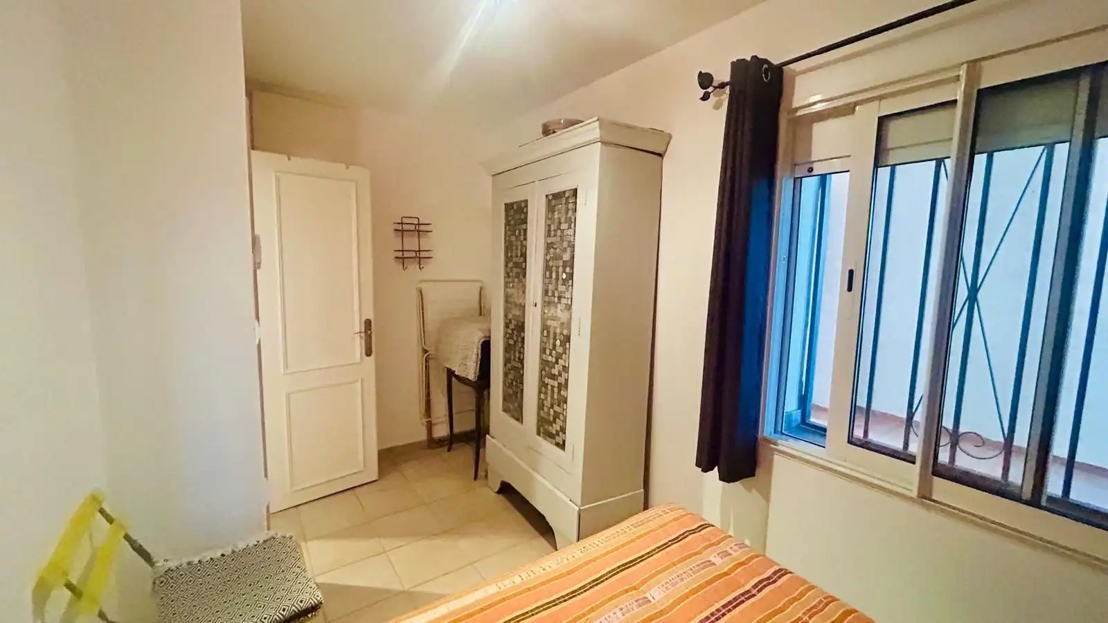 Habitación de Apartamento en venta en Empuriabrava con Aire acondicionado, Terraza y Piscina comunitaria