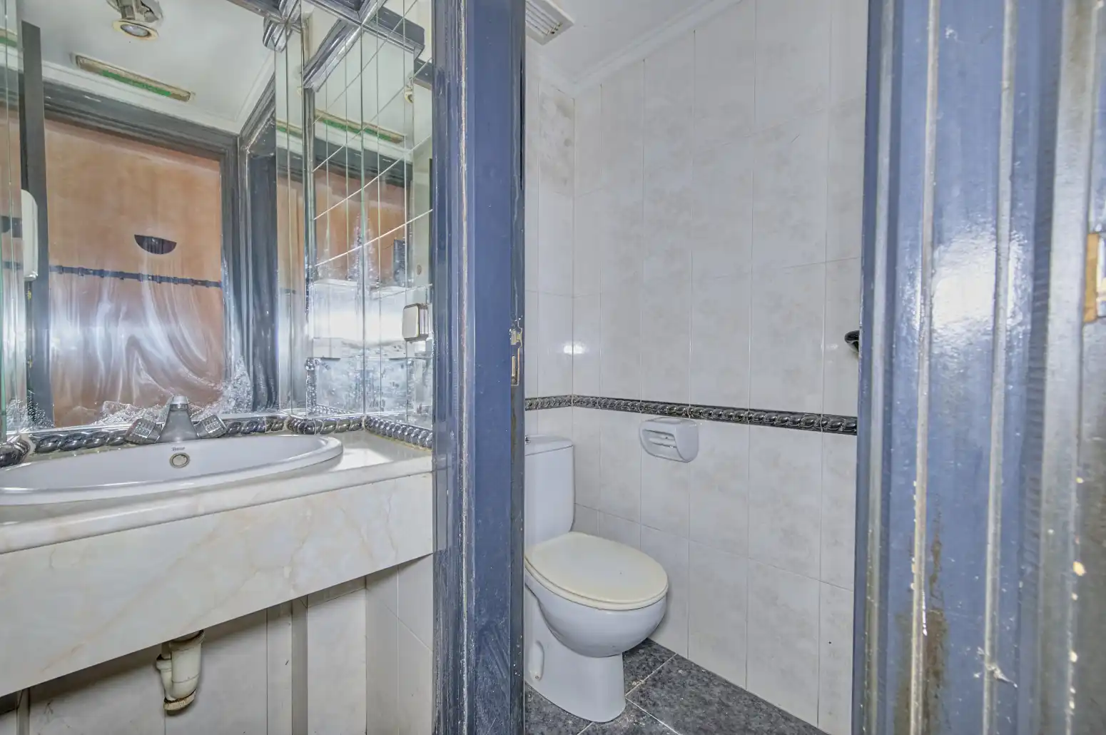 Bathroom of Commercial properties for sale in Puente la Reina / Gares  with Furnished