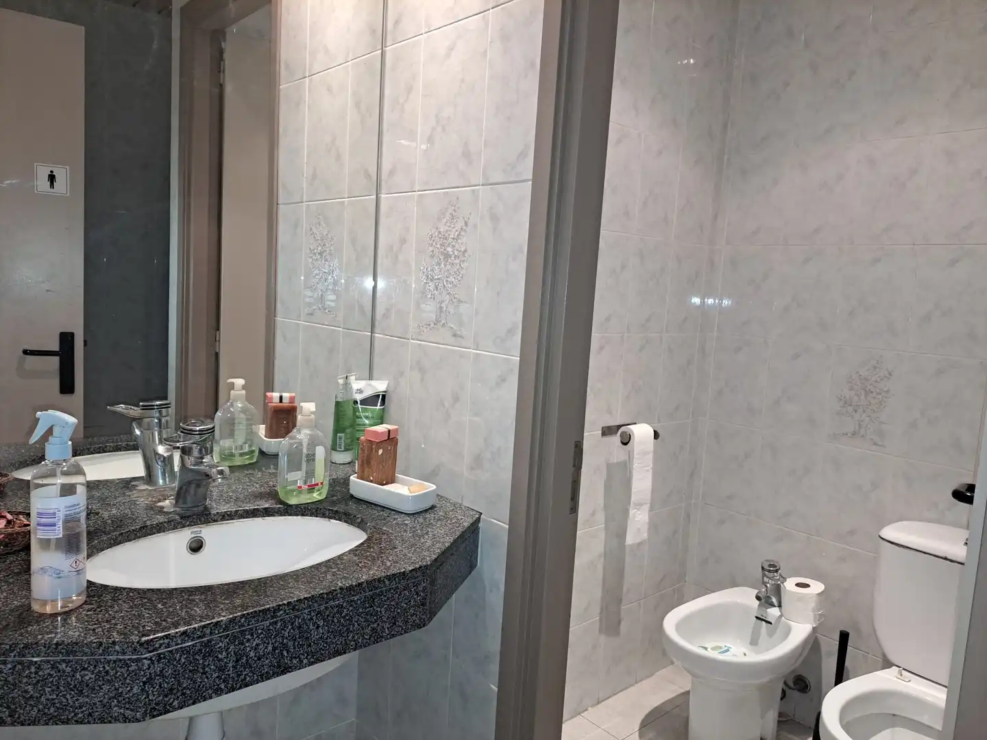 Badezimmer von Geschaftsraum zum Verkauf in Balenyà