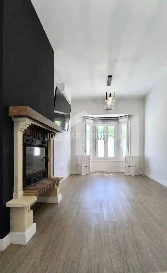 Sala de estar de Casa adosada en venta en Jerez de la Frontera con Aire acondicionado, Calefacción y Jardín privado