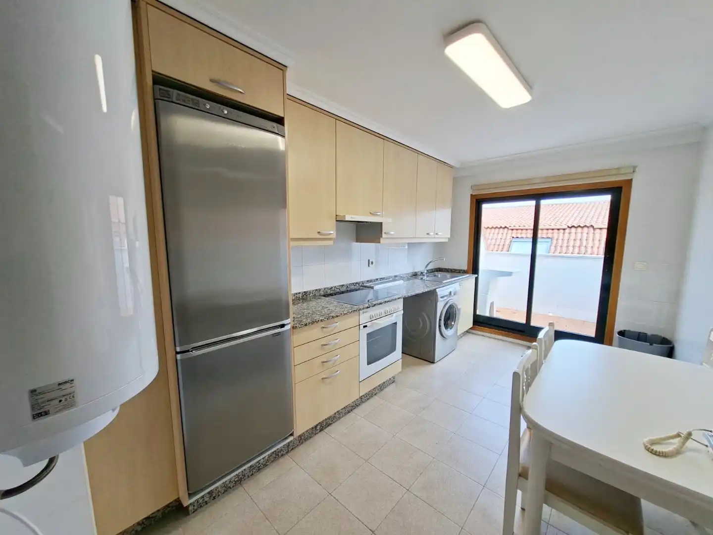 Cocina de Ático en venta en Ribeira con Calefacción, Terraza y Trastero