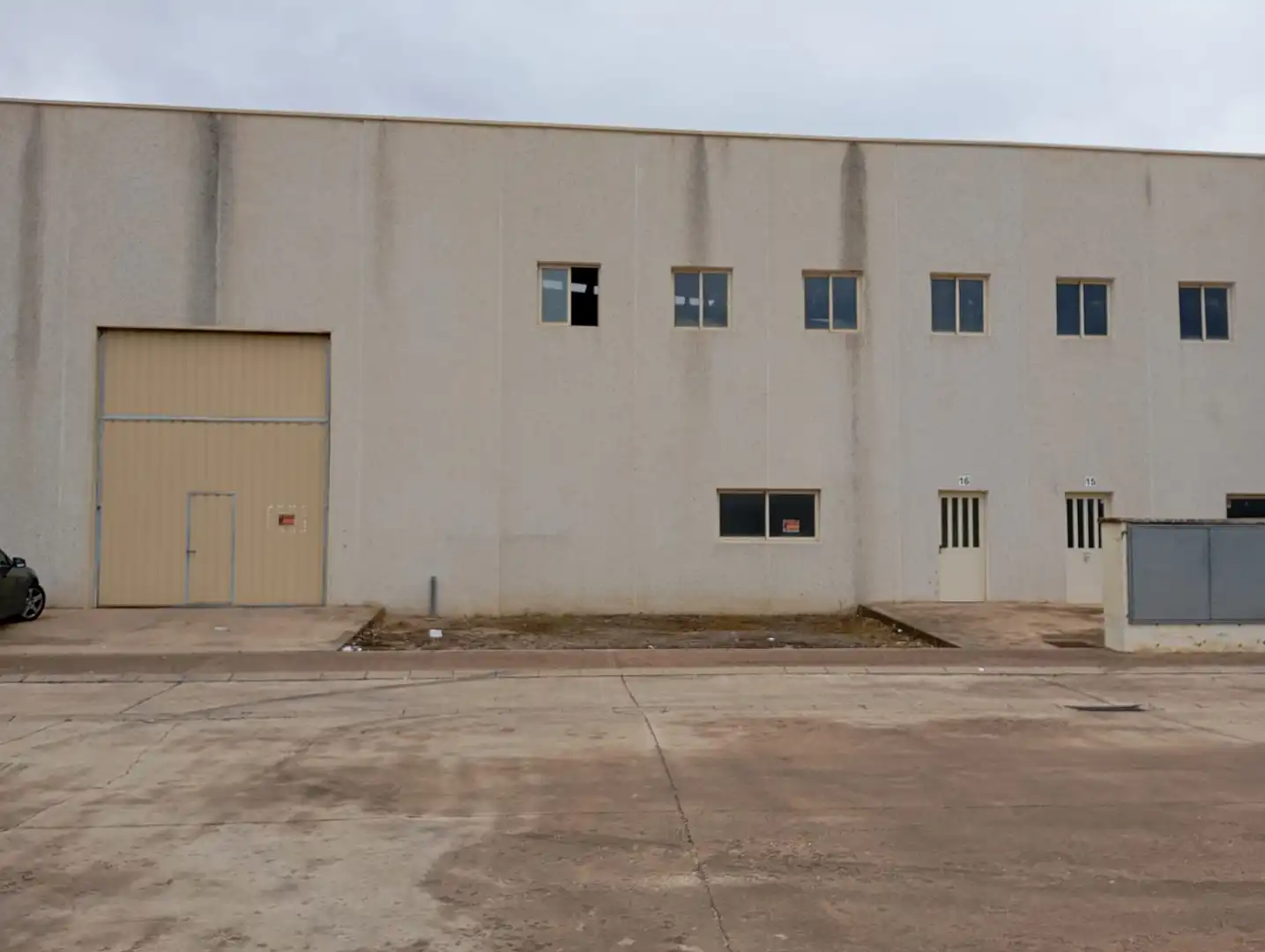 Außenansicht von Fabrikhallen zur Miete in Calatayud