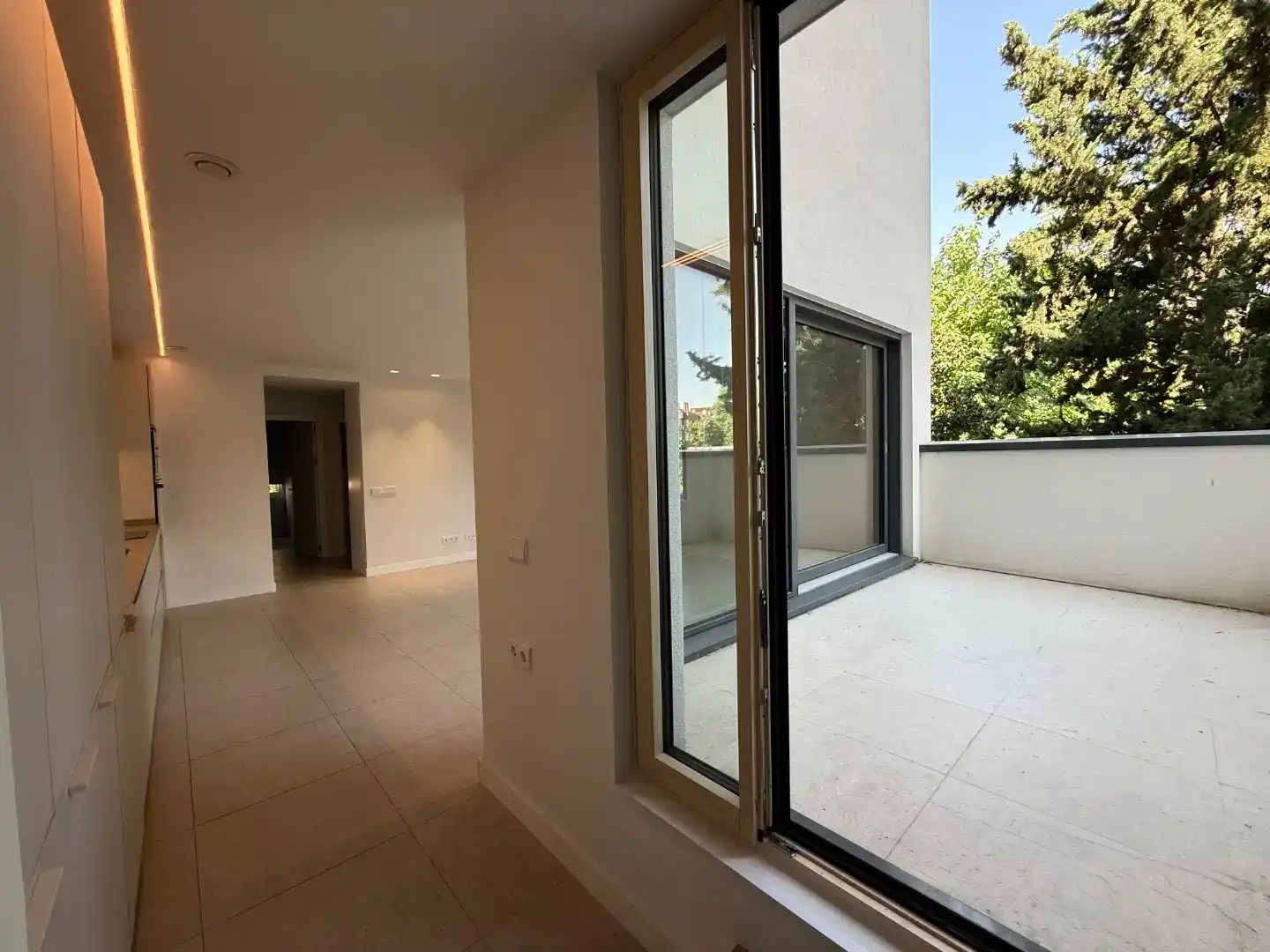 Wohnung zur Miete in  Madrid Capital mit Klimaanlage und Schwimmbad