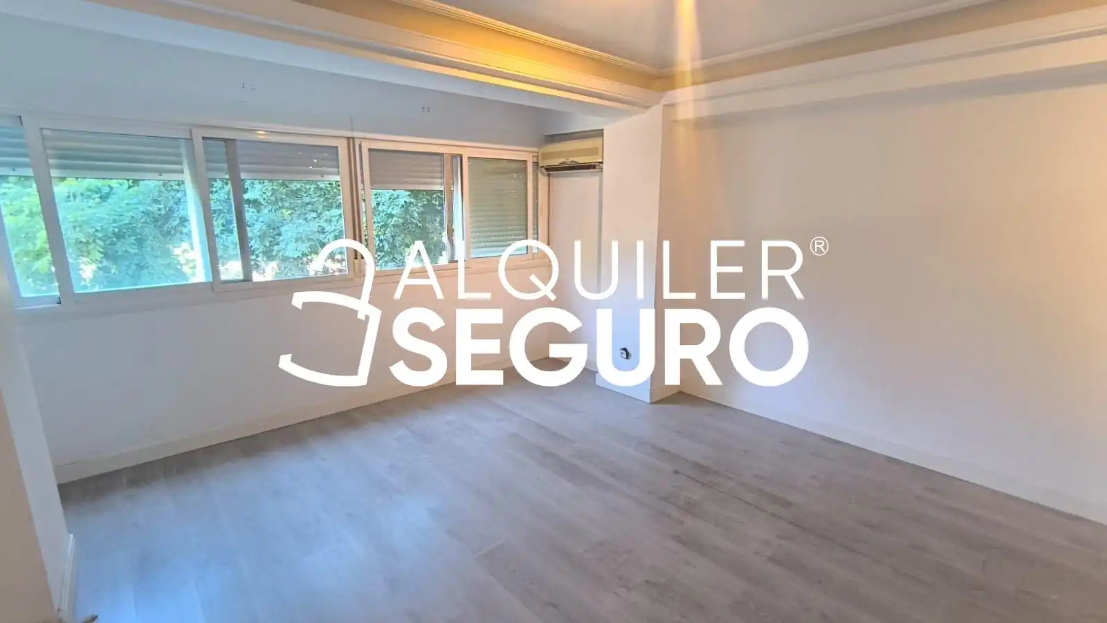 Bedroom of Flat for rent in Sevilla  with Air Conditioner