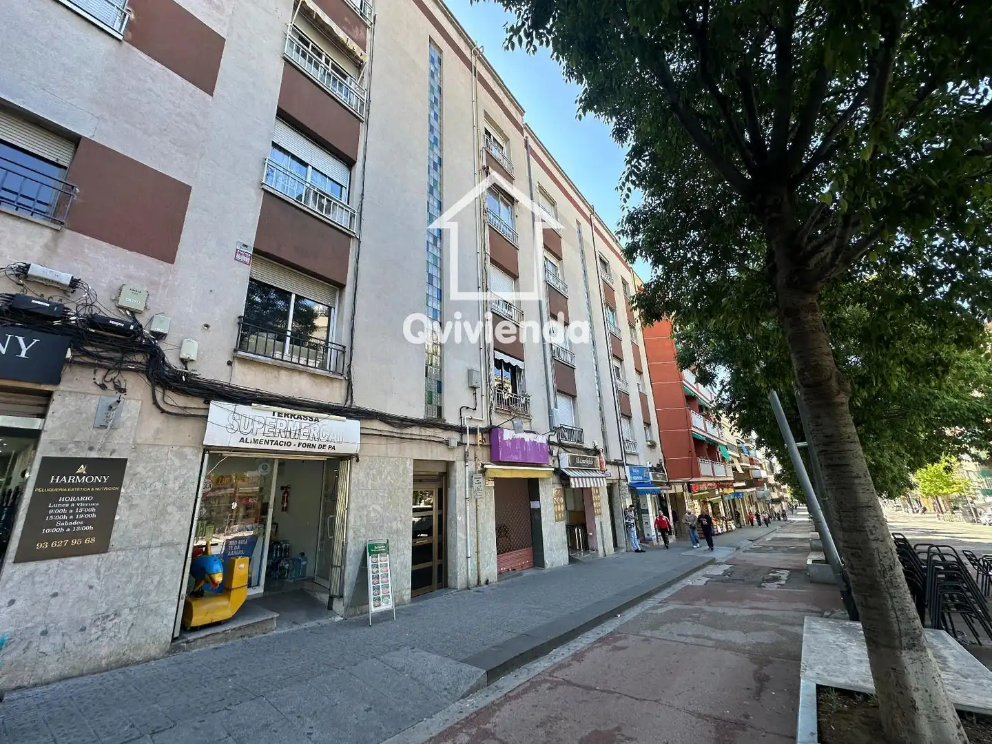 Vista exterior de Local en venta en Terrassa